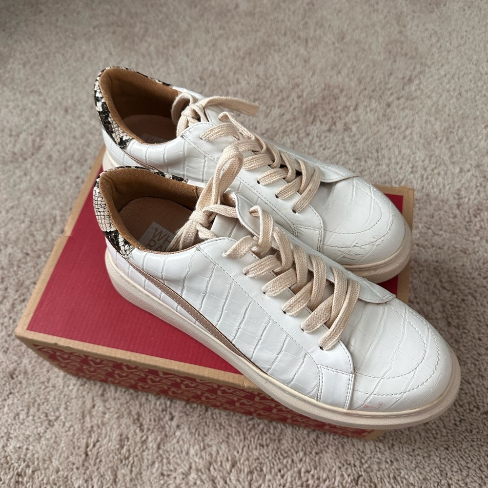 women’s sneakers